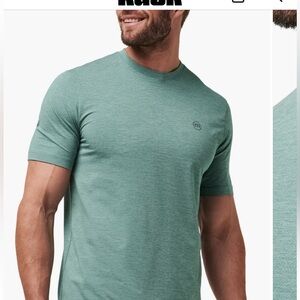 Travis Mathew Scenic Vista Logo T shirt. Heather Silver pine color